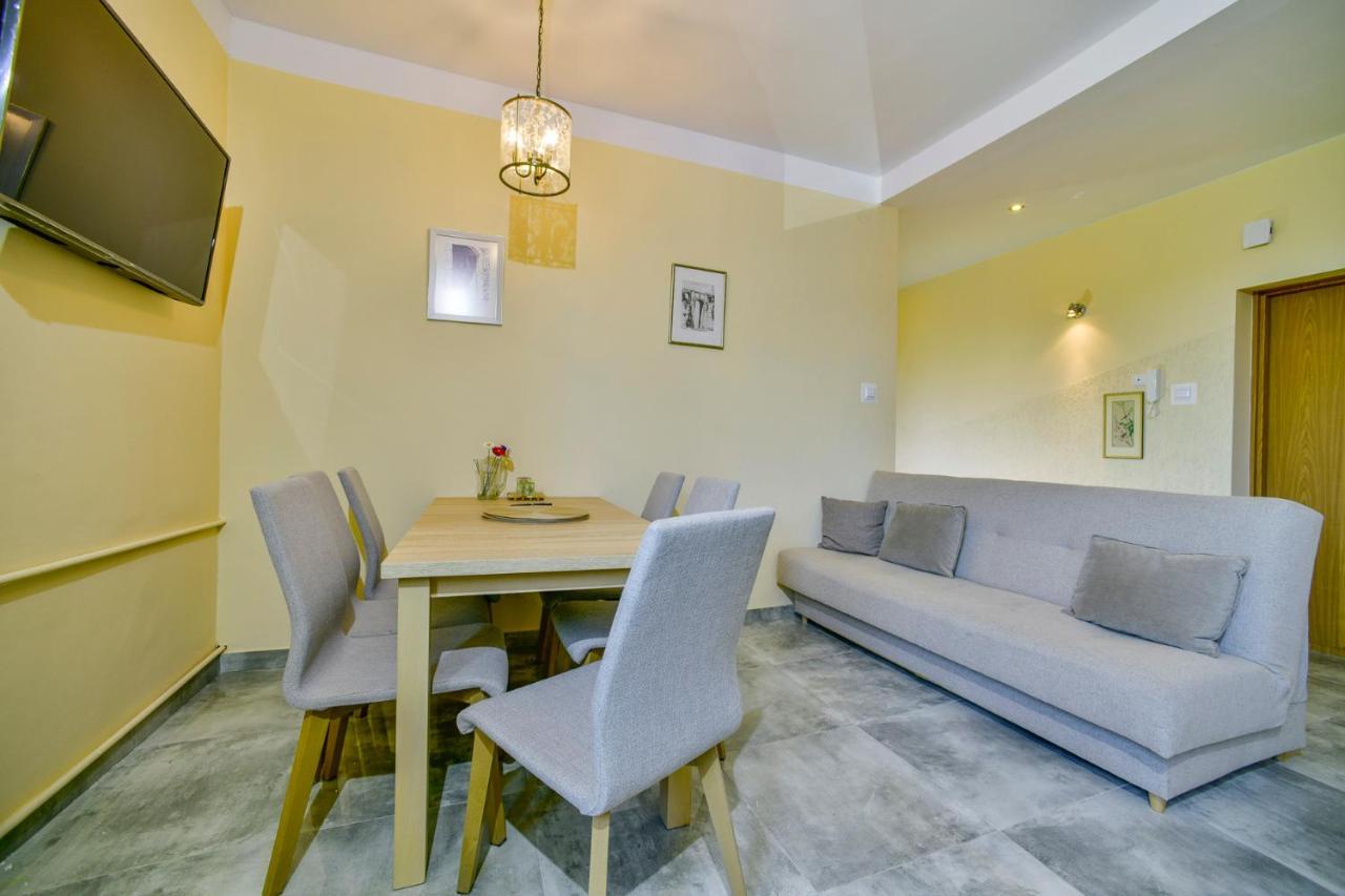 Apartament U Ewy W Kolobrzegu Podczele - 2 Sypialnie 50M2, Wifi I Darmowy Parking! Esterno foto